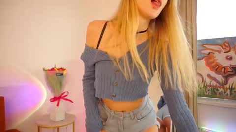 Snapshot of mickeydior chatting on 03.09.25 mickeydior online show from 03.09.25