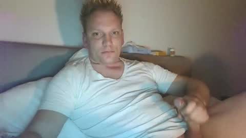 mickkxl online show from 01.15.25