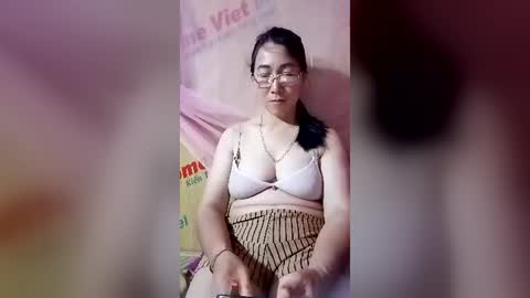 Snapshot of mickye00 chatting on 06.15.26 Miky online show from 06.15.26