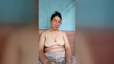 Snapshot of mickye00 chatting on 06.17.26 Miky online show from 06.17.26