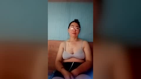 Snapshot of mickye00 chatting on 06.19.26 Miky online show from 06.19.26