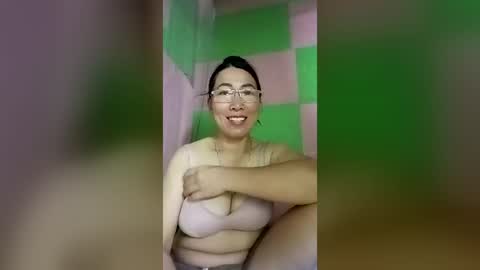 Snapshot of mickye00 chatting on 07.05.26 Miky online show from 07.05.26