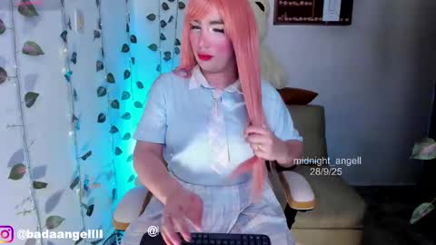 Snapshot of midnight_angell chatting on 09.29.25       online show from 09.29.25