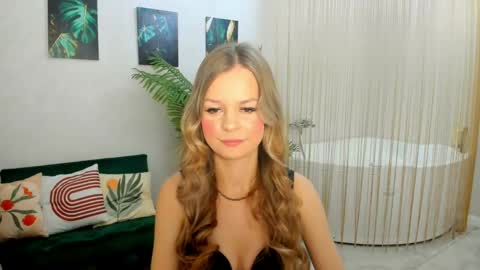 midnighteaura online show from 04.12.26