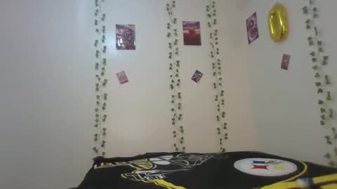 Naught Kelly online show from 04.25.26