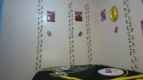 Naught Kelly online show from 04.26.26