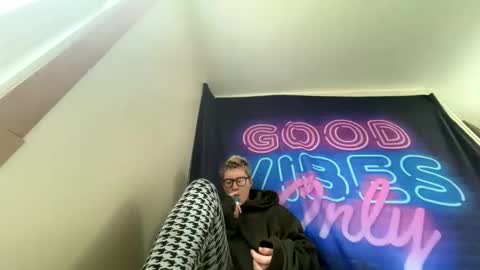 midnightmochi2 online show from 04.30.26