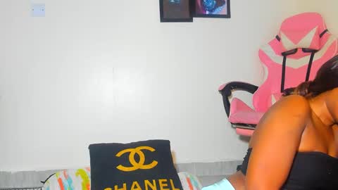 lydia follow me on ig at shortgirl 406 online show from 02.18.25