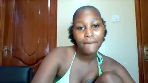 Snapshot of midnightt_tease chatting on 09.29.25 midnightt_tease online show from 09.29.25