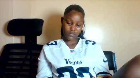 Snapshot of midnightt_tease chatting on 10.06.25 midnightt_tease online show from 10.06.25