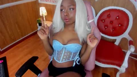 Snapshot of midnigth_blue chatting on 11.08.25 Call Me Blue ONLINE GTM -5 7001400 online show from 11.08.25