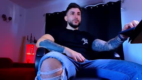 Snapshot of mightyaaron chatting on 10.28.25 MightyAaron online show from 10.28.25