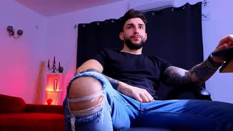 Snapshot of mightyaaron chatting on 11.18.25 MightyAaron online show from 11.18.25