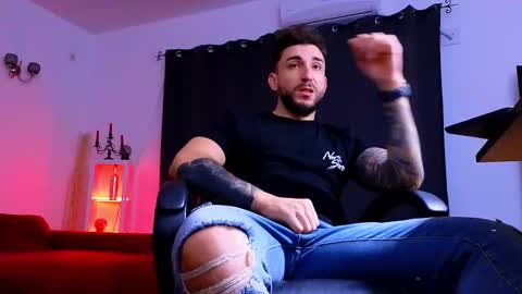 Snapshot of mightyaaron chatting on 11.27.25 MightyAaron online show from 11.27.25