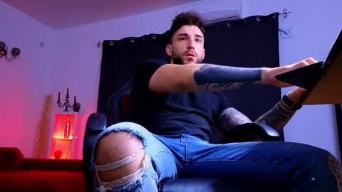 Snapshot of mightyaaron chatting on 12.15.25 MightyAaron online show from 12.15.25