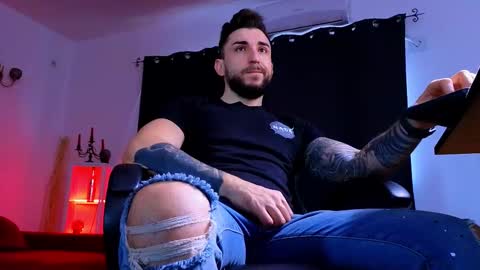 MightyAaron online show from 12.18.25