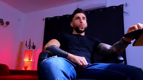 MightyAaron online show from 12.19.25