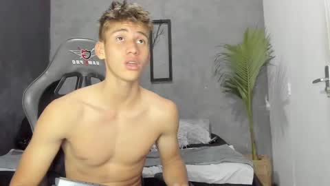 Snapshot of miguel_hz chatting on 12.02.24 Miguel Hernandez online show from 12.02.24