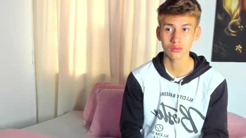 Snapshot of miguel_hz chatting on 12.14.24 Miguel Hernandez online show from 12.14.24