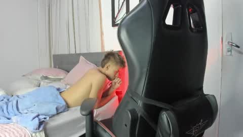 Snapshot of miguel_hz chatting on 01.31.25 Miguel Hernandez online show from 01.31.25