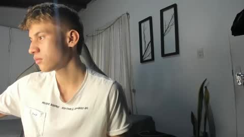 Snapshot of miguel_hz chatting on 02.03.25 Miguel Hernandez online show from 02.03.25