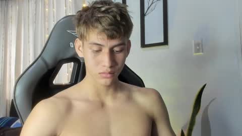 Snapshot of miguel_hz chatting on 02.18.25 Miguel Hernandez online show from 02.18.25