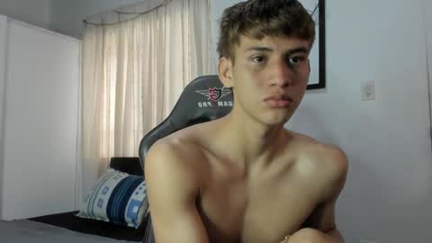 Snapshot of miguel_hz chatting on 02.26.25 Miguel Hernandez online show from 02.26.25