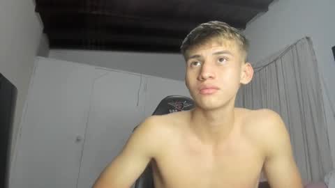 Snapshot of miguel_hz chatting on 03.04.25 Miguel Hernandez online show from 03.04.25