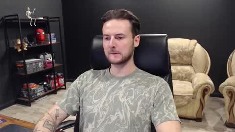 Snapshot of mihasikd chatting on 11.20.25 Misha Winchester online show from 11.20.25