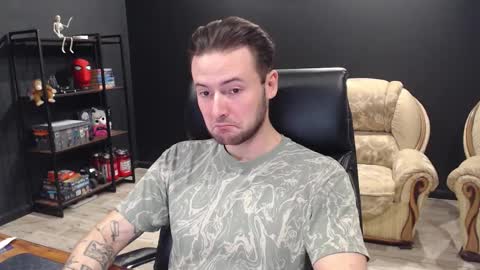 Snapshot of mihasikd chatting on 11.21.25 Misha Winchester online show from 11.21.25