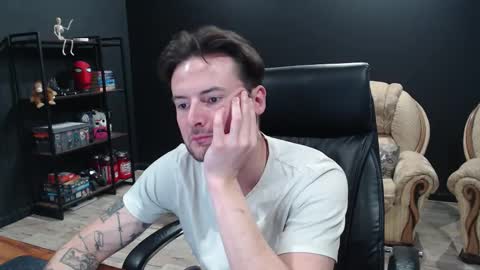 Snapshot of mihasikd chatting on 11.23.25 Misha Winchester online show from 11.23.25