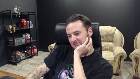 Snapshot of mihasikd chatting on 11.28.25 Misha Winchester online show from 11.28.25