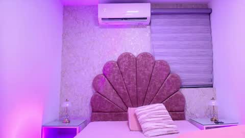 Mia  online show from 12.03.25