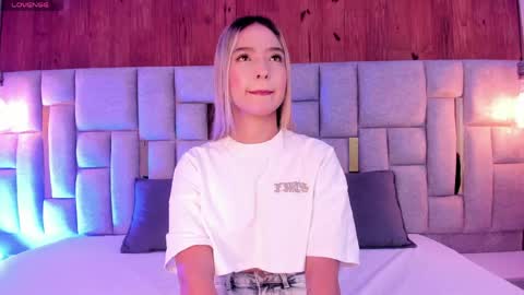 Mia  online show from 05.16.26