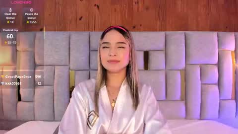 Mia  online show from 07.06.26