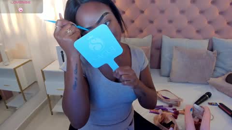 Miia Schwarz  online show from 01.15.25