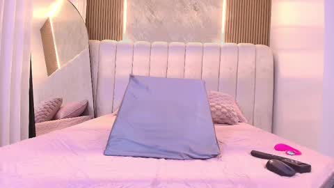 miia scoott  online show from 11.24.25