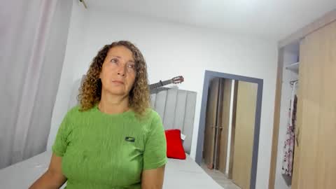 Mia Weed online show from 04.06.26