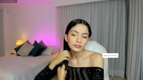 Mia online show from 12.31.24