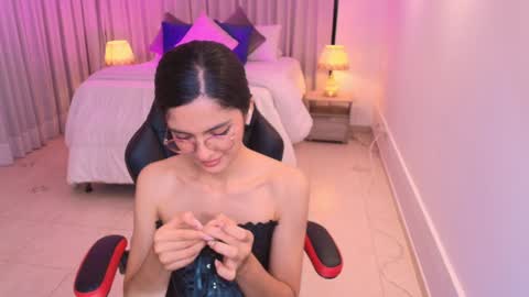 Mia online show from 02.06.25