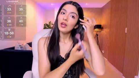 Mia online show from 09.27.25