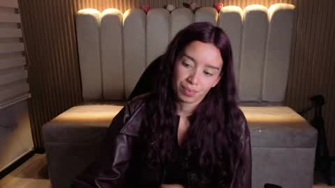 miiaa_evans1 online show from 07.11.26