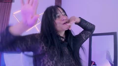 Mia  online show from 02.25.26