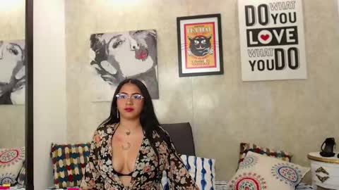 Snapshot of miiaharrper chatting on 03.30.26 Emma online show from 03.30.26