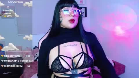 Snapshot of miila_a chatting on 01.08.25 Mila  online show from 01.08.25