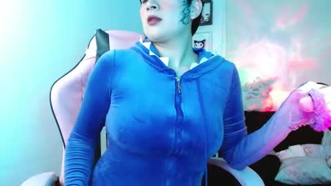 Snapshot of miila_a chatting on 01.15.25 Mila  online show from 01.15.25