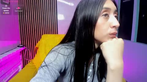 miilu  online show from 10.19.25