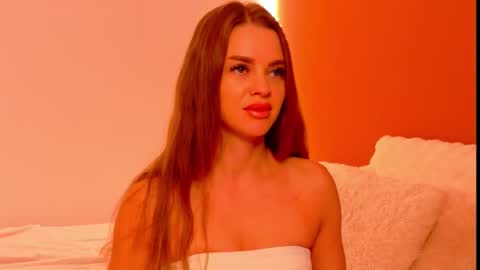 Snapshot of miirra_ chatting on 12.17.25 Amira online show from 12.17.25