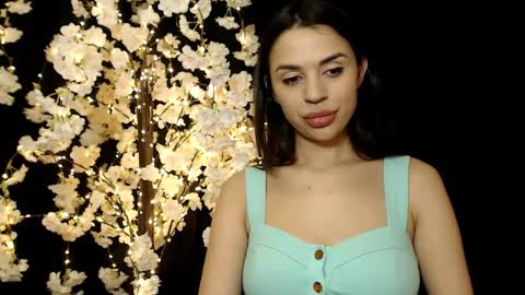 Mika online show from 12.16.24