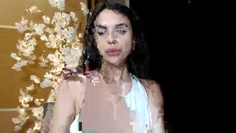 Mika online show from 12.25.24